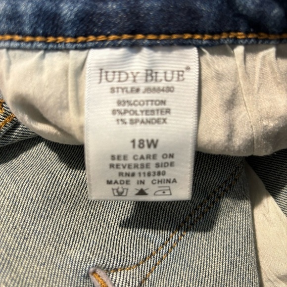 JUDY BLUE Sz 18 Distressed Mid Wash Flare Bottoms High Rise Jeans - Picture 13 of 14